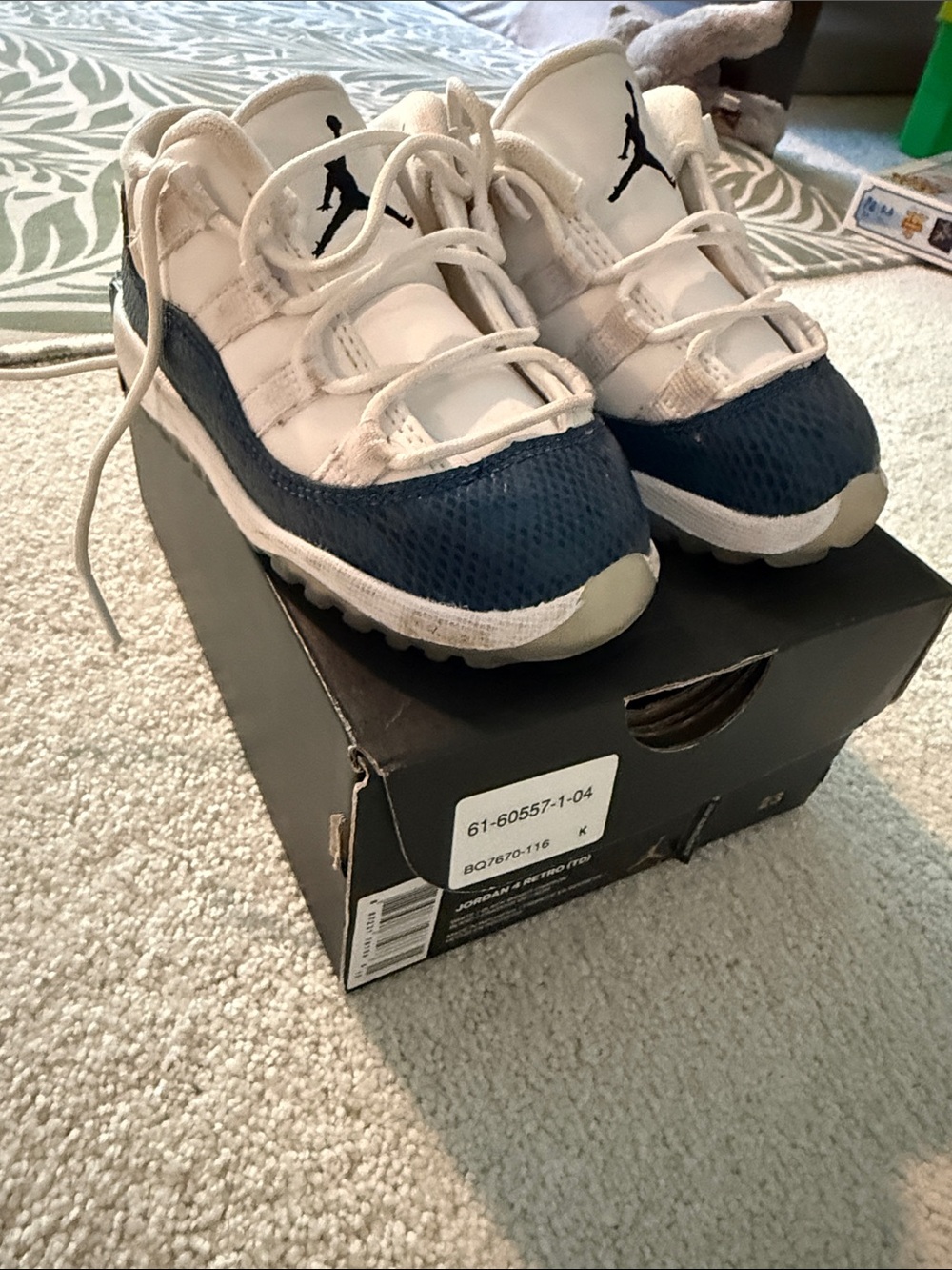 Jordan Kids Navy and White Low-Top Sneakers